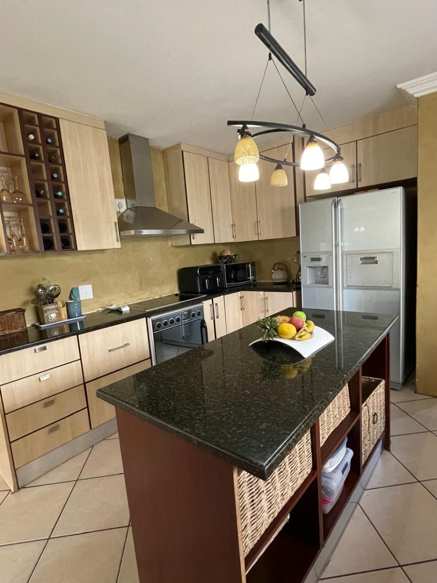 5 Bedroom Property for Sale in Xanadu Eco Park North West